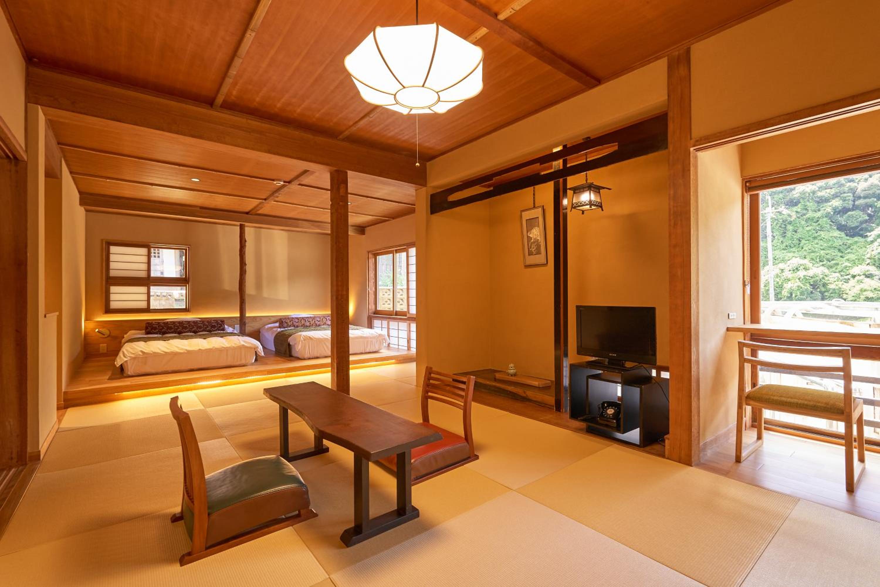 Deluxe Family Room