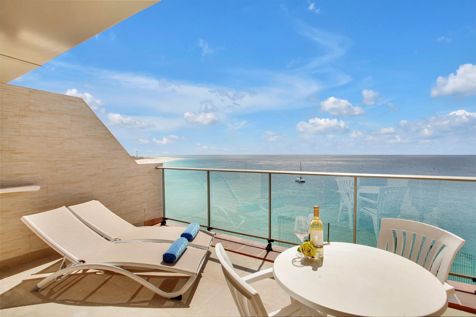 One-Bedroom Apartment with Front Sea View (1 adult + 1child) photo 3