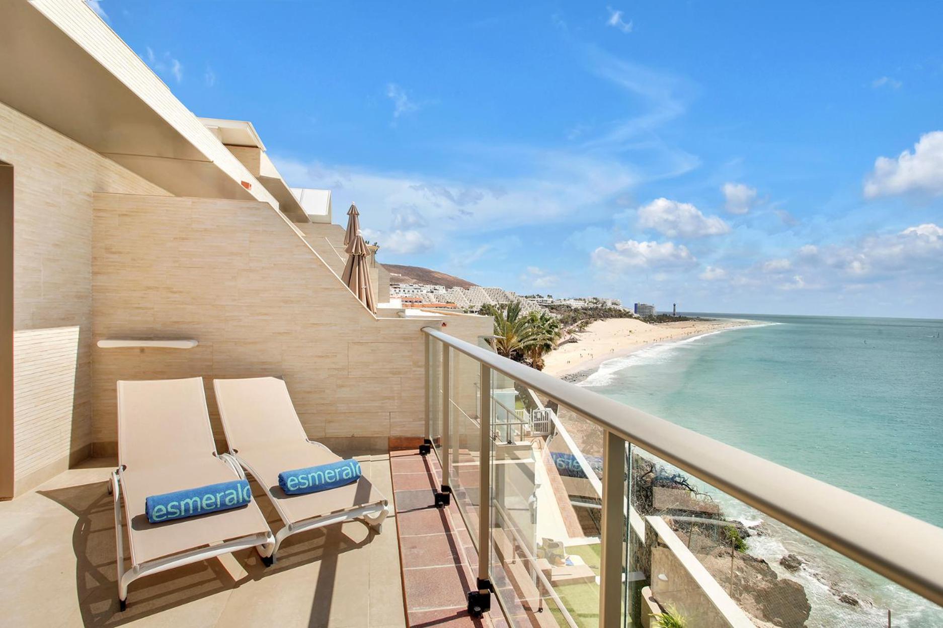 One-Bedroom Apartment with Front Sea View photo 3