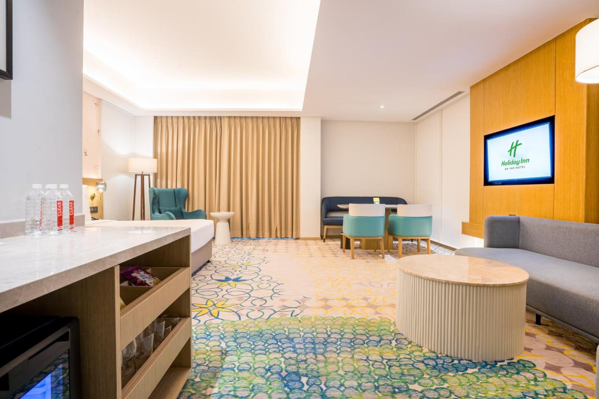 King Suite - Photo 3