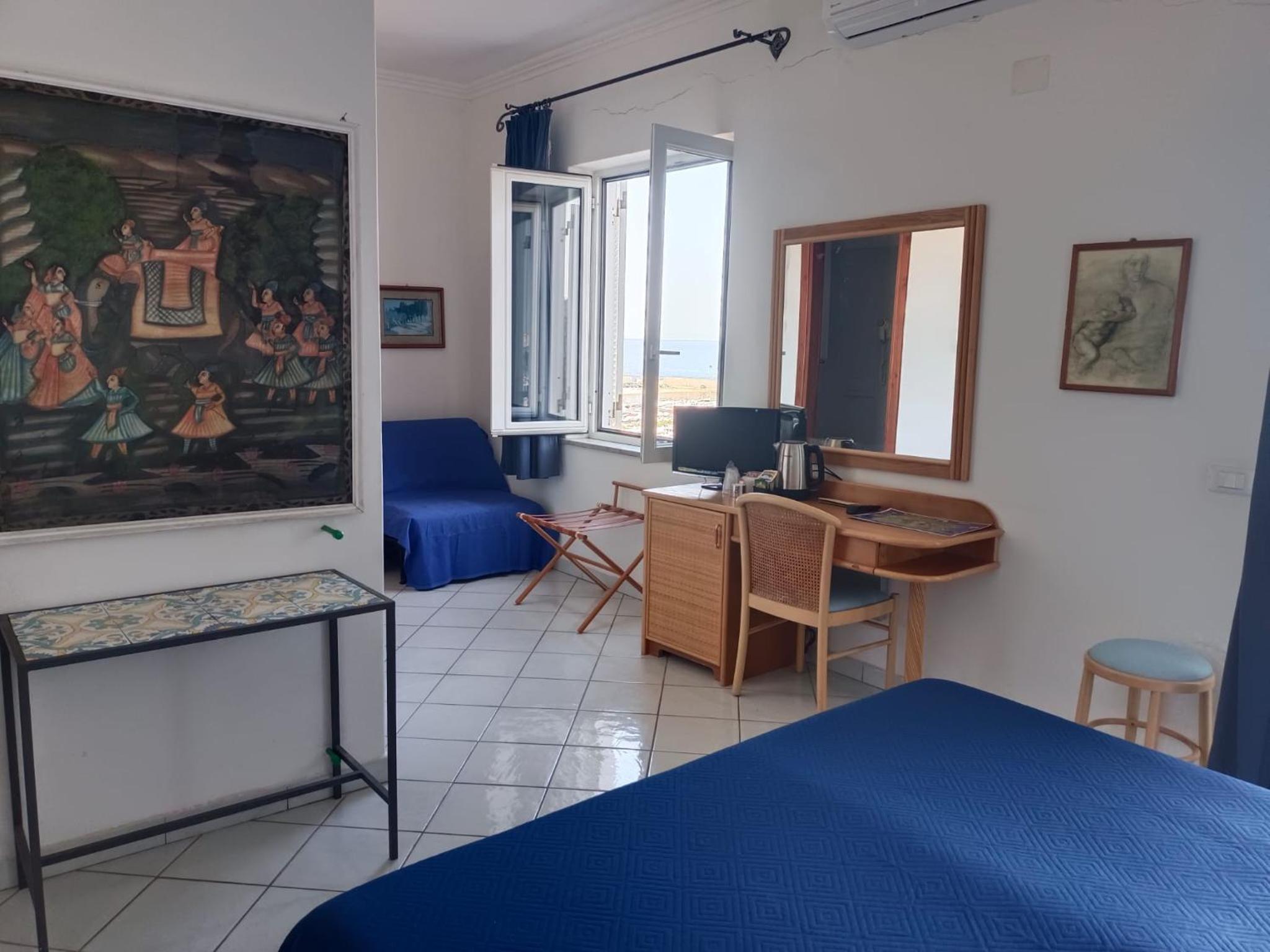 Deluxe Triple Room with Sea View