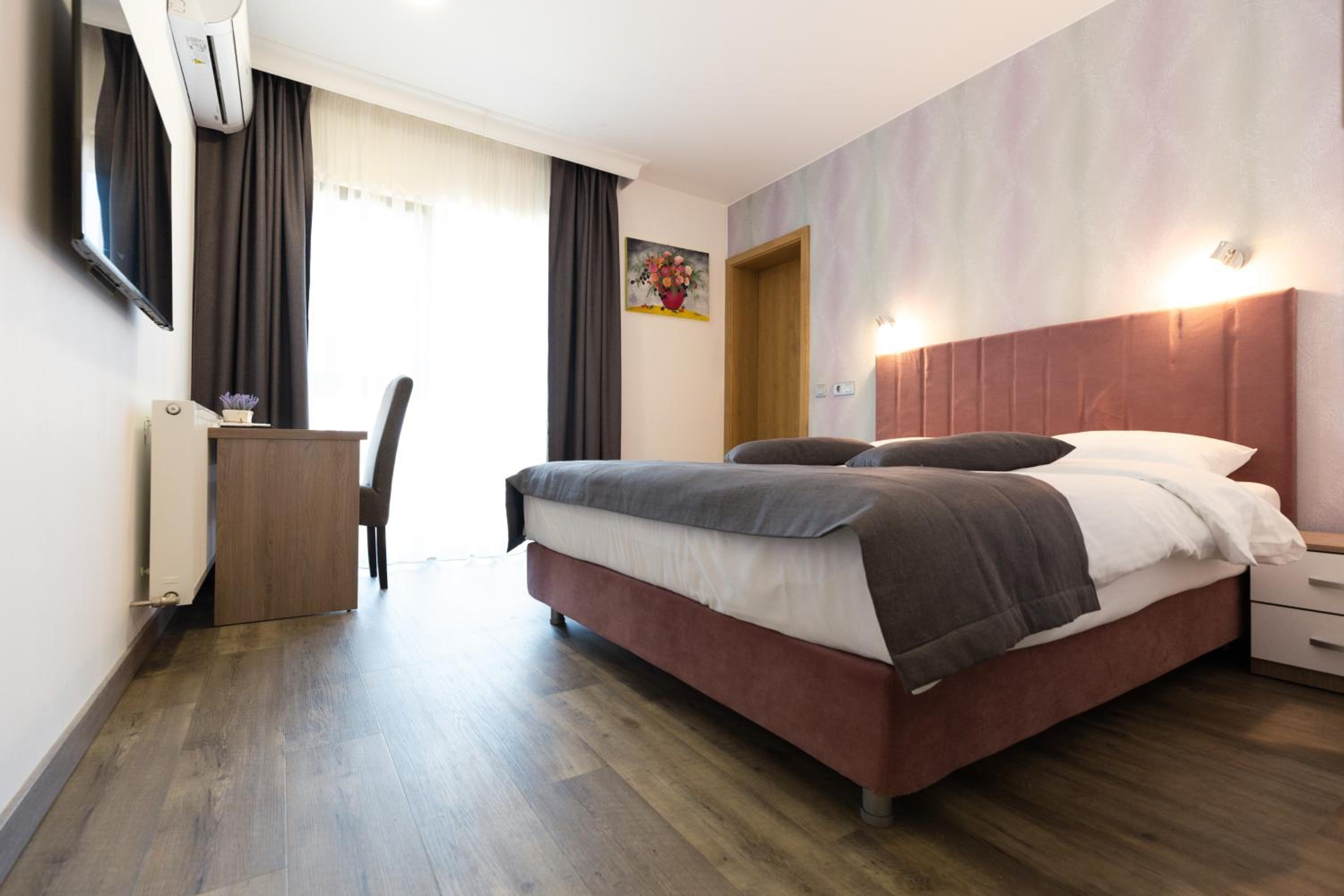 Double or Twin Room - Photo 11