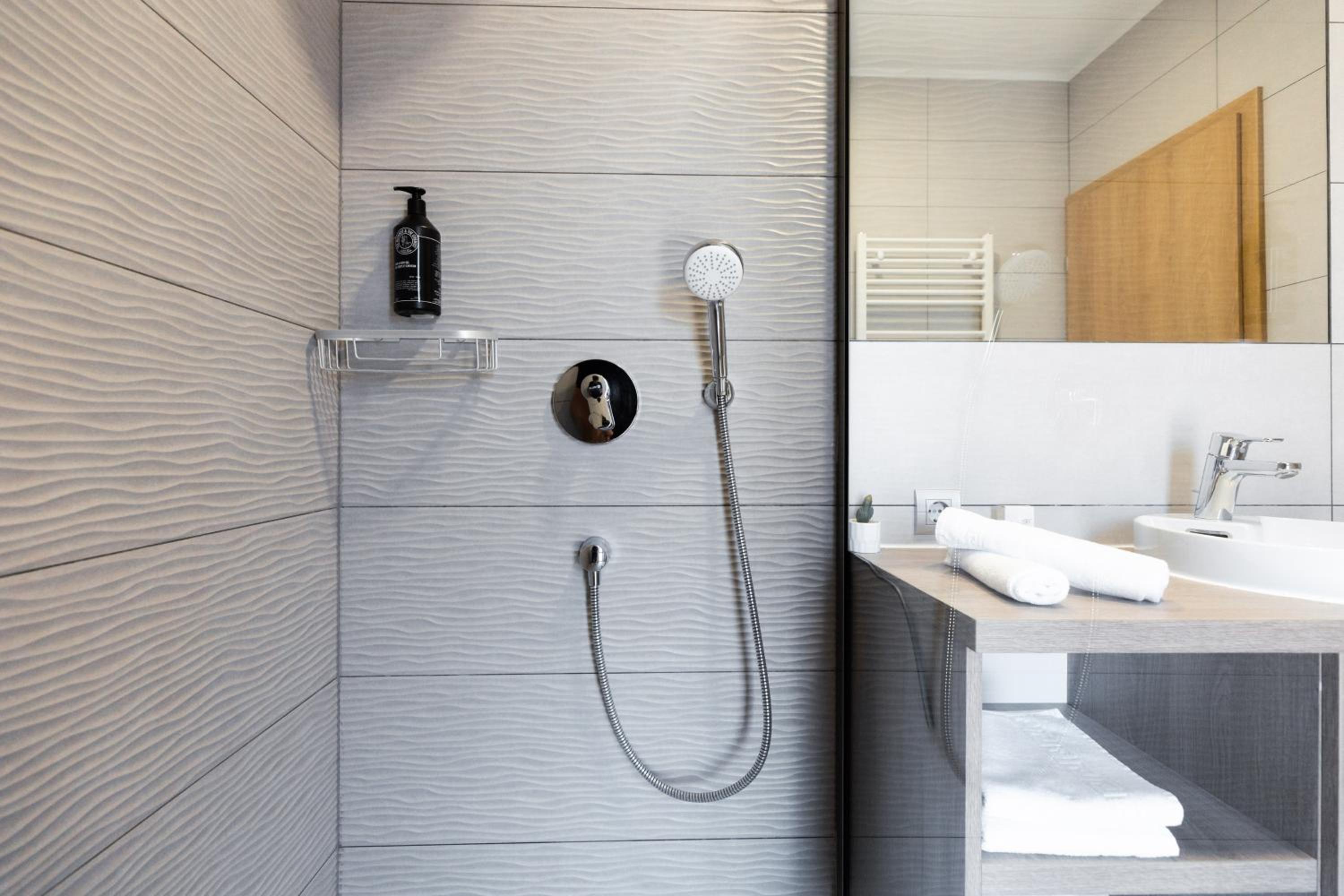 Double or Twin Room - Photo 14