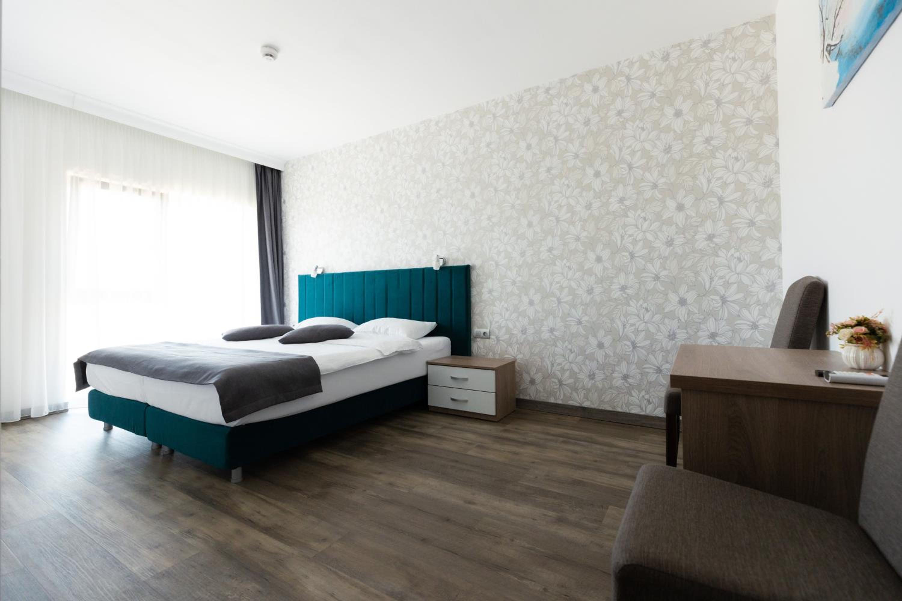 Double or Twin Room - Photo 10