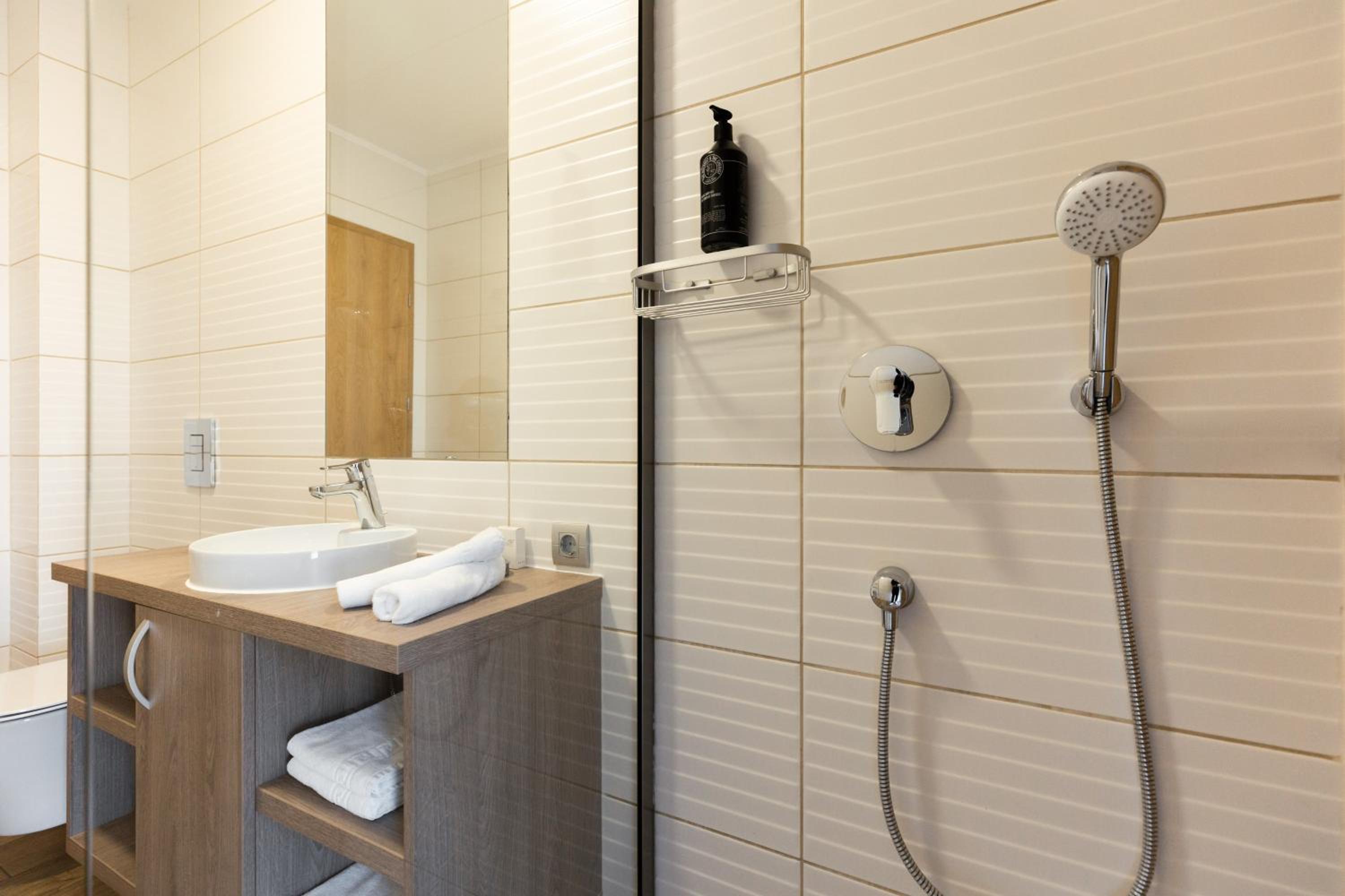 Double or Twin Room - Photo 17