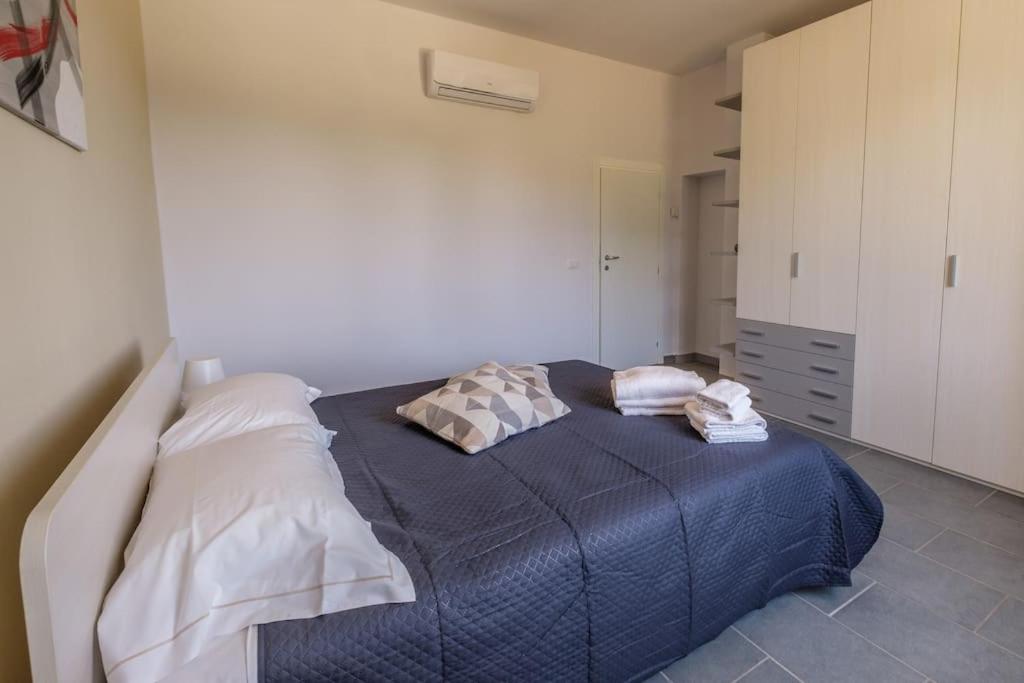 Three-Bedroom House photo 3