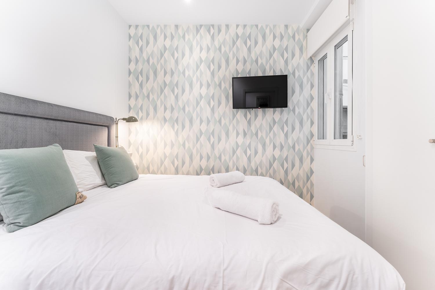 Apartamento de lujo de dos habitaciones con balcón