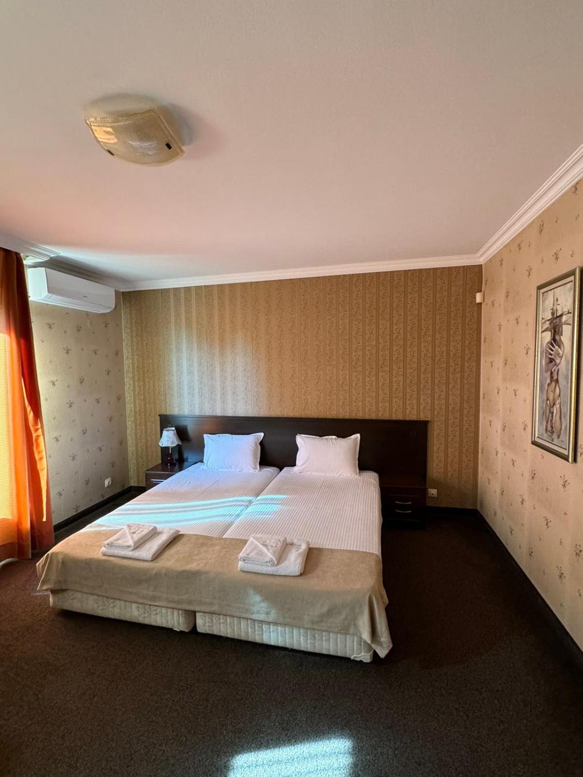 Queen Room with Spa Bath - Photo 2