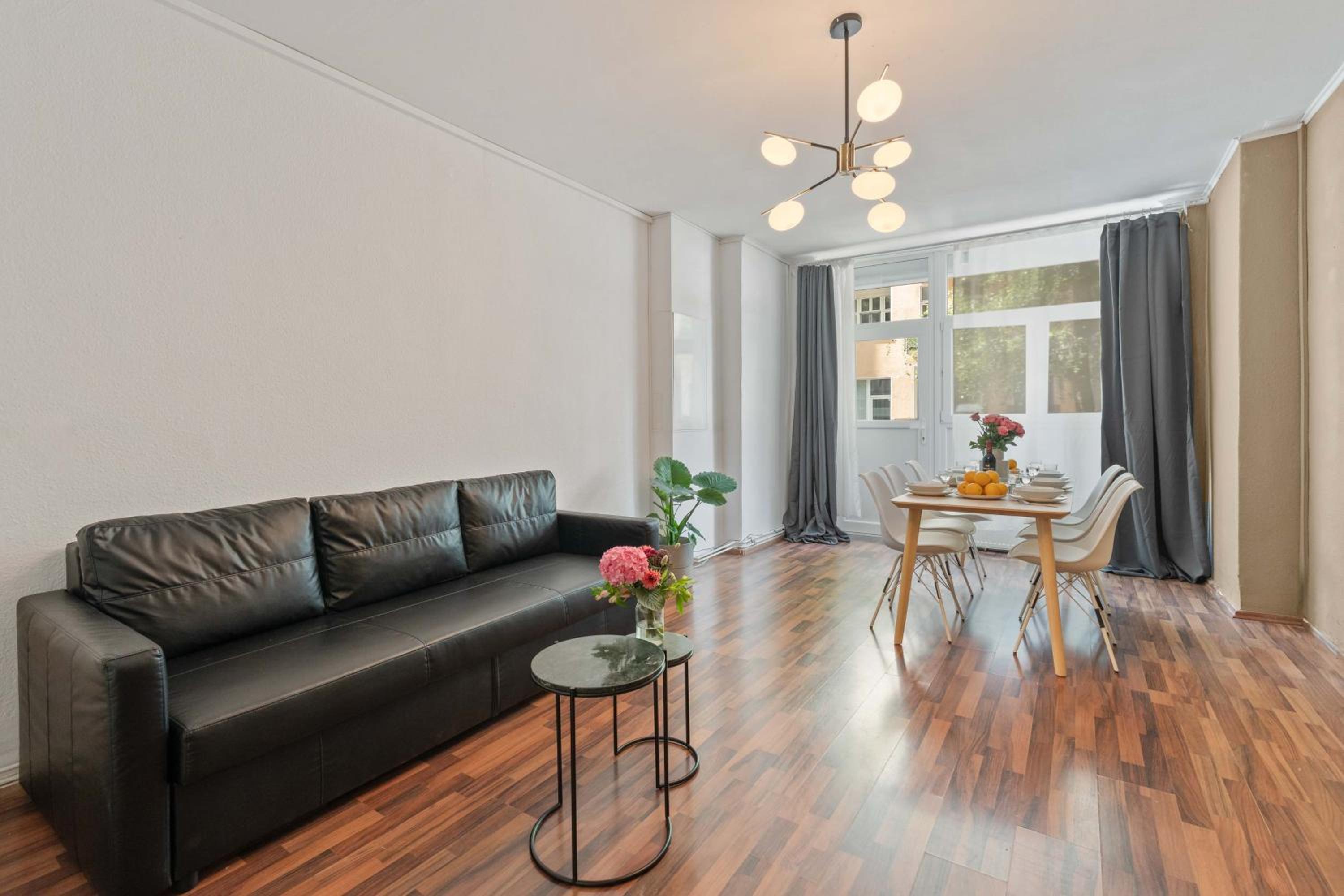Three-Bedroom Apartment photo 1