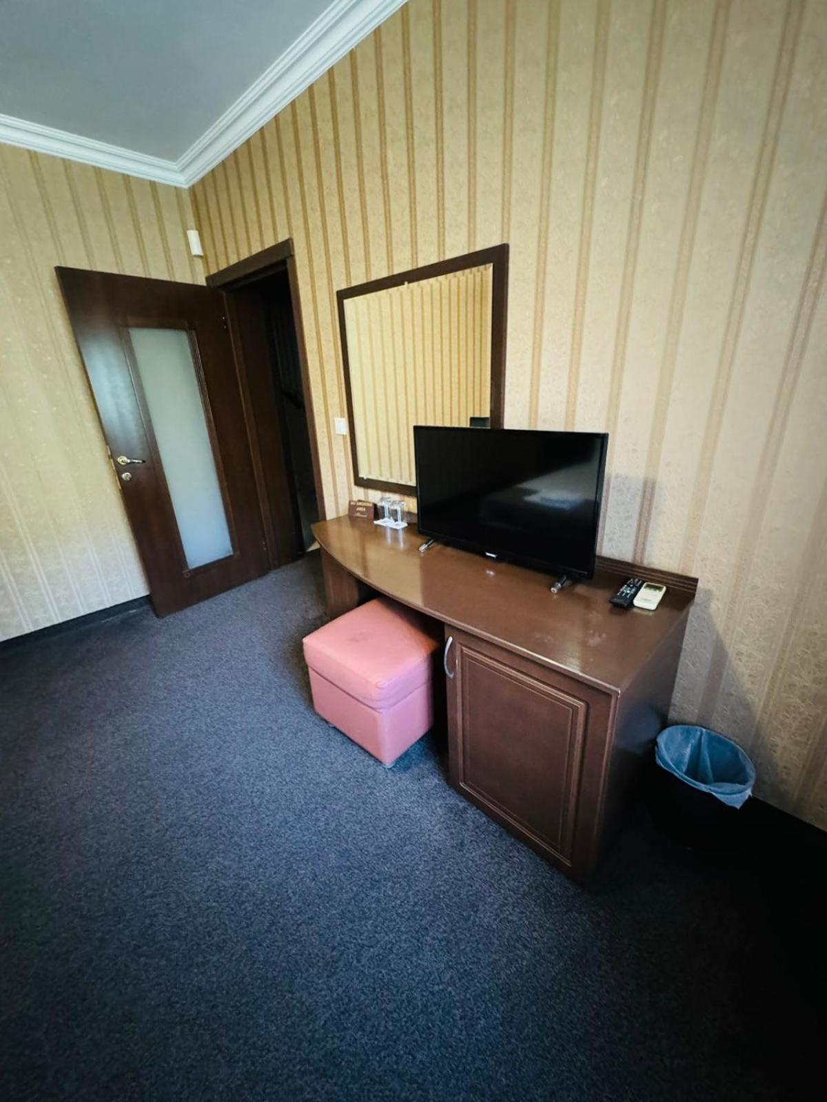 Double Room with Spa Bath - Photo 5