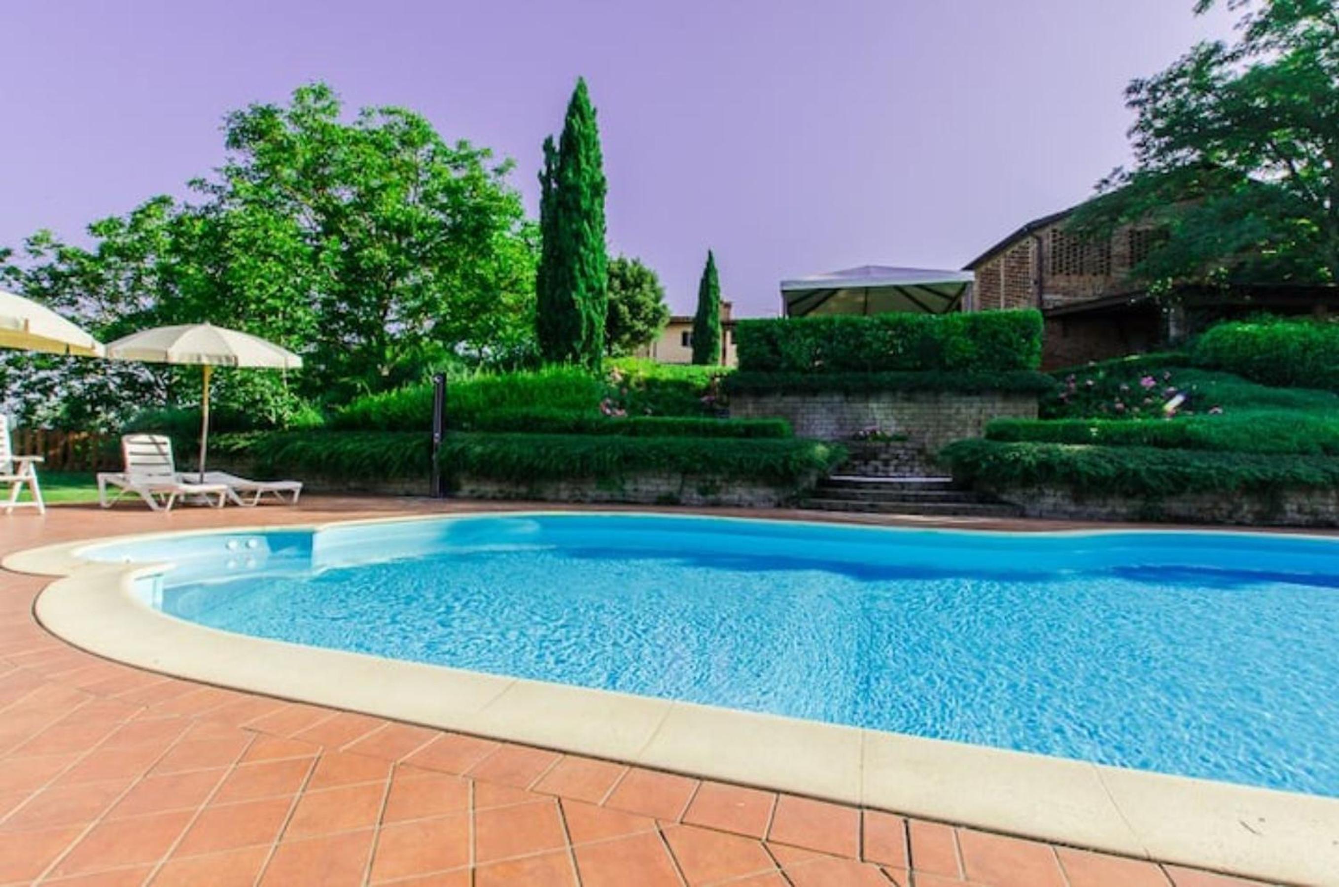 Two-Bedroom Deluxe Apartment with Garden View photo 2