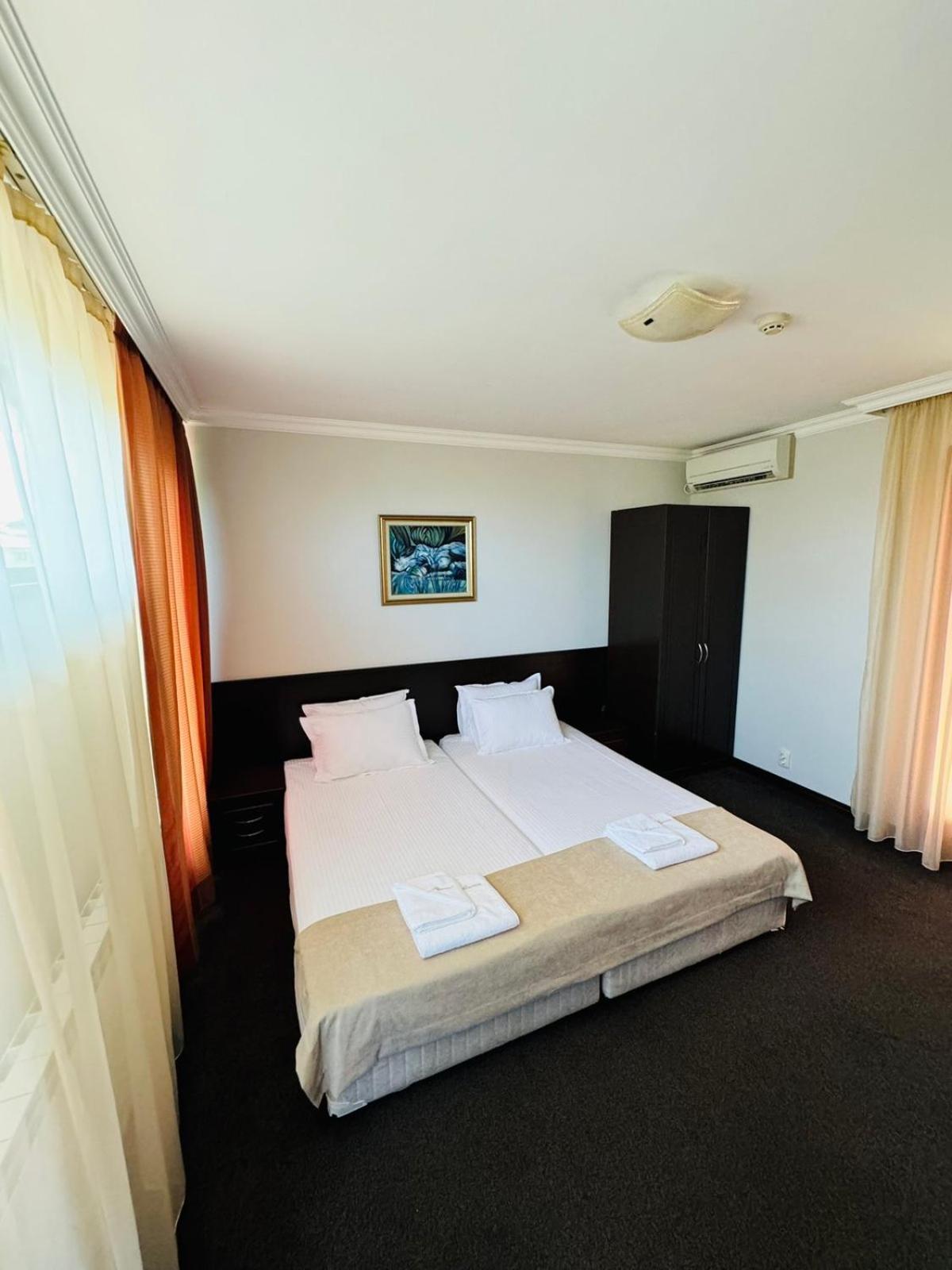 Deluxe Double or Twin Room - Photo 1