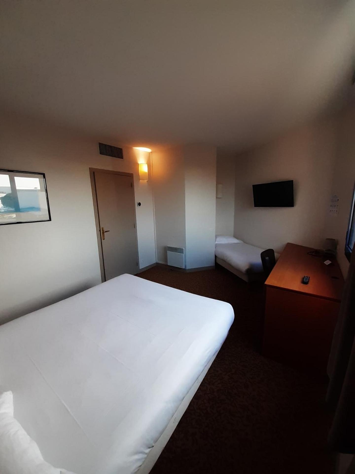 Standard Triple Room - Photo 1