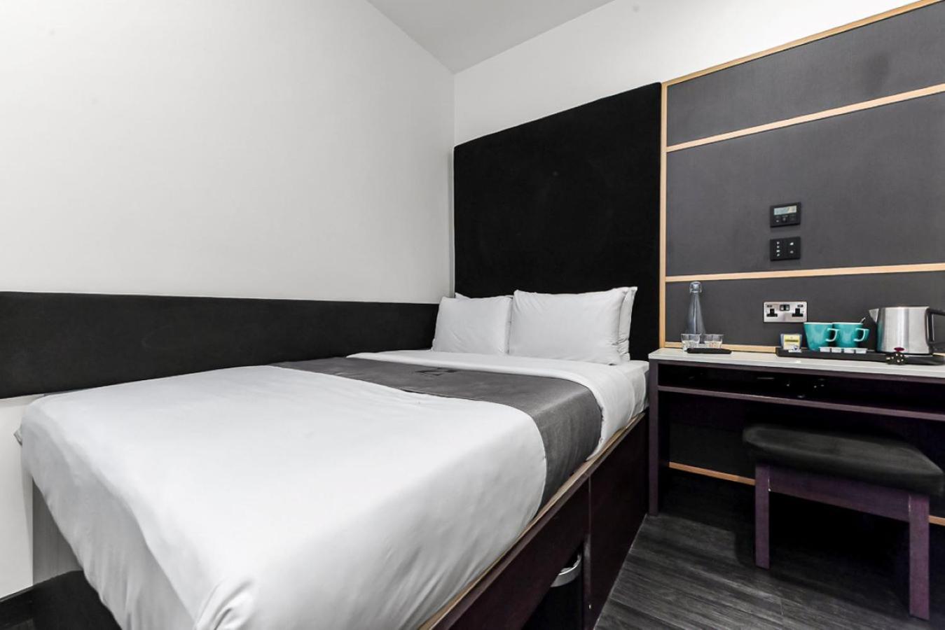 Double Room - Disability Access (Without window) photo 2