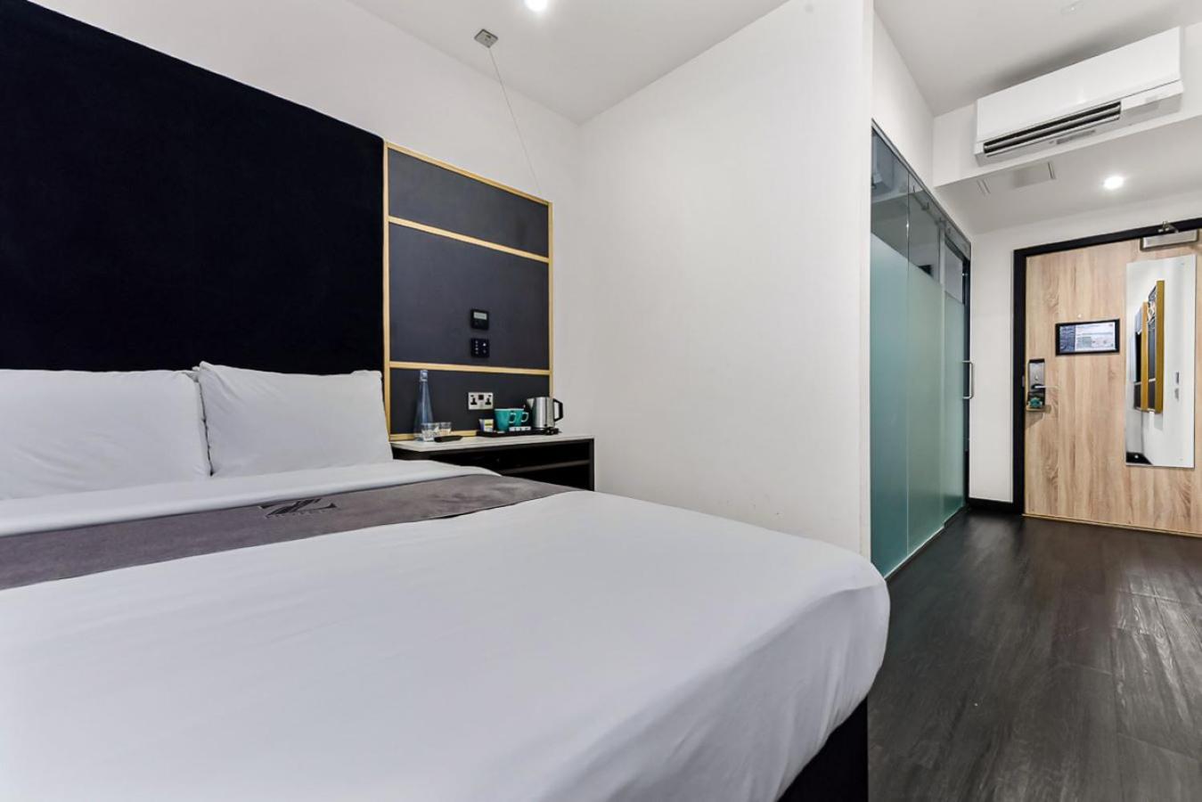 Double Room - Disability Access (Without window) photo 3