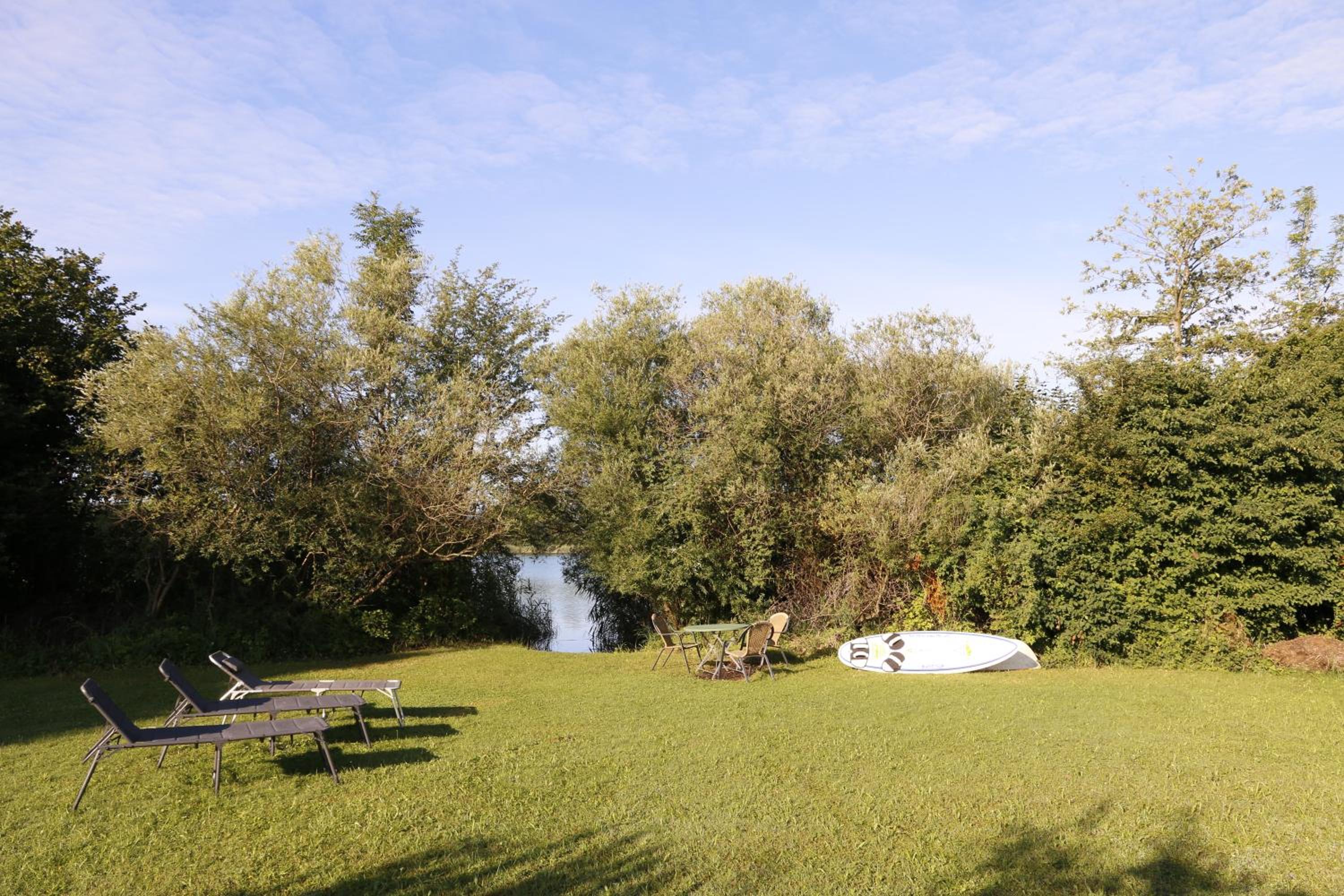Two-Bedroom Deluxe Apartment with Garden View photo 3