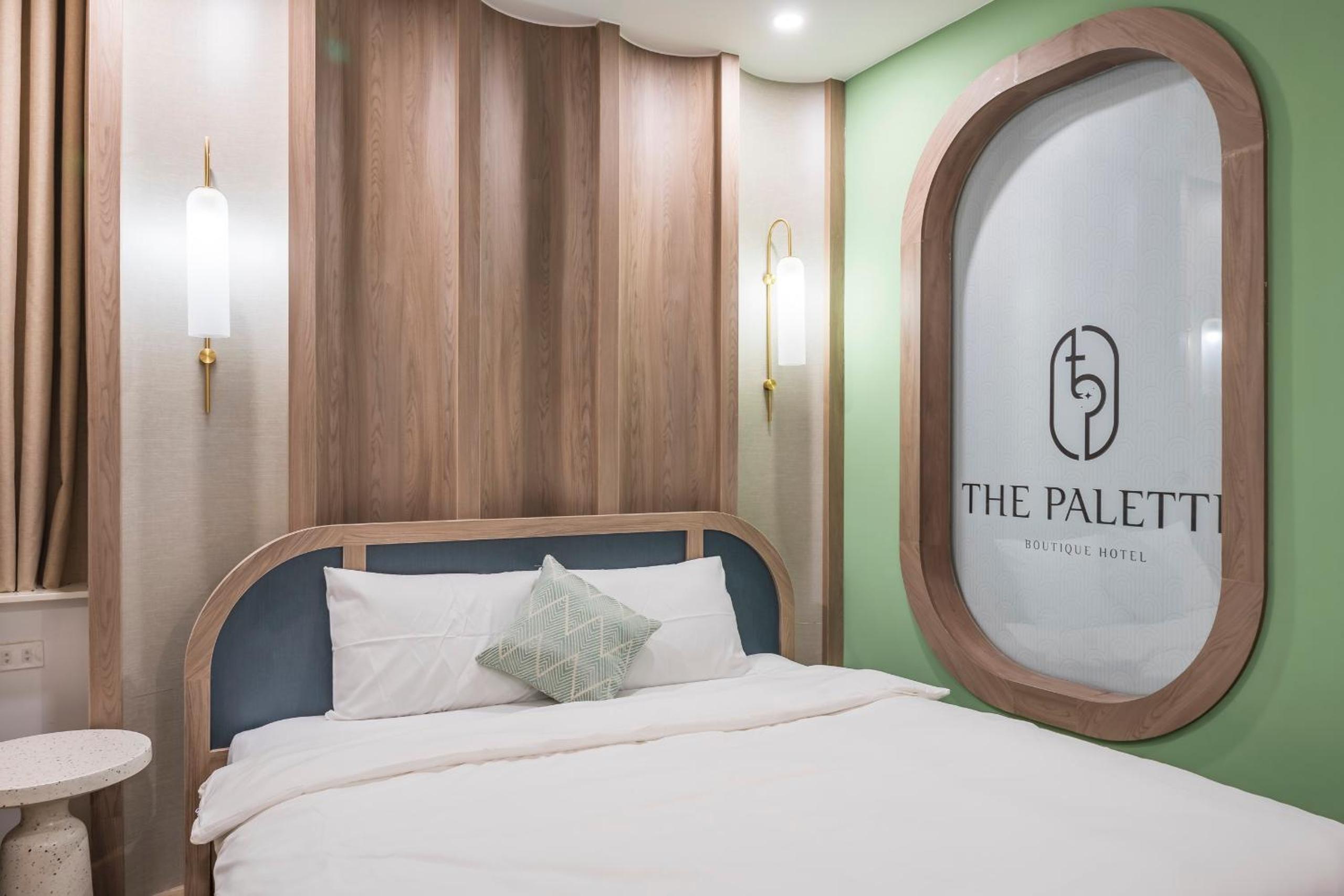 Deluxe King Room photo 2
