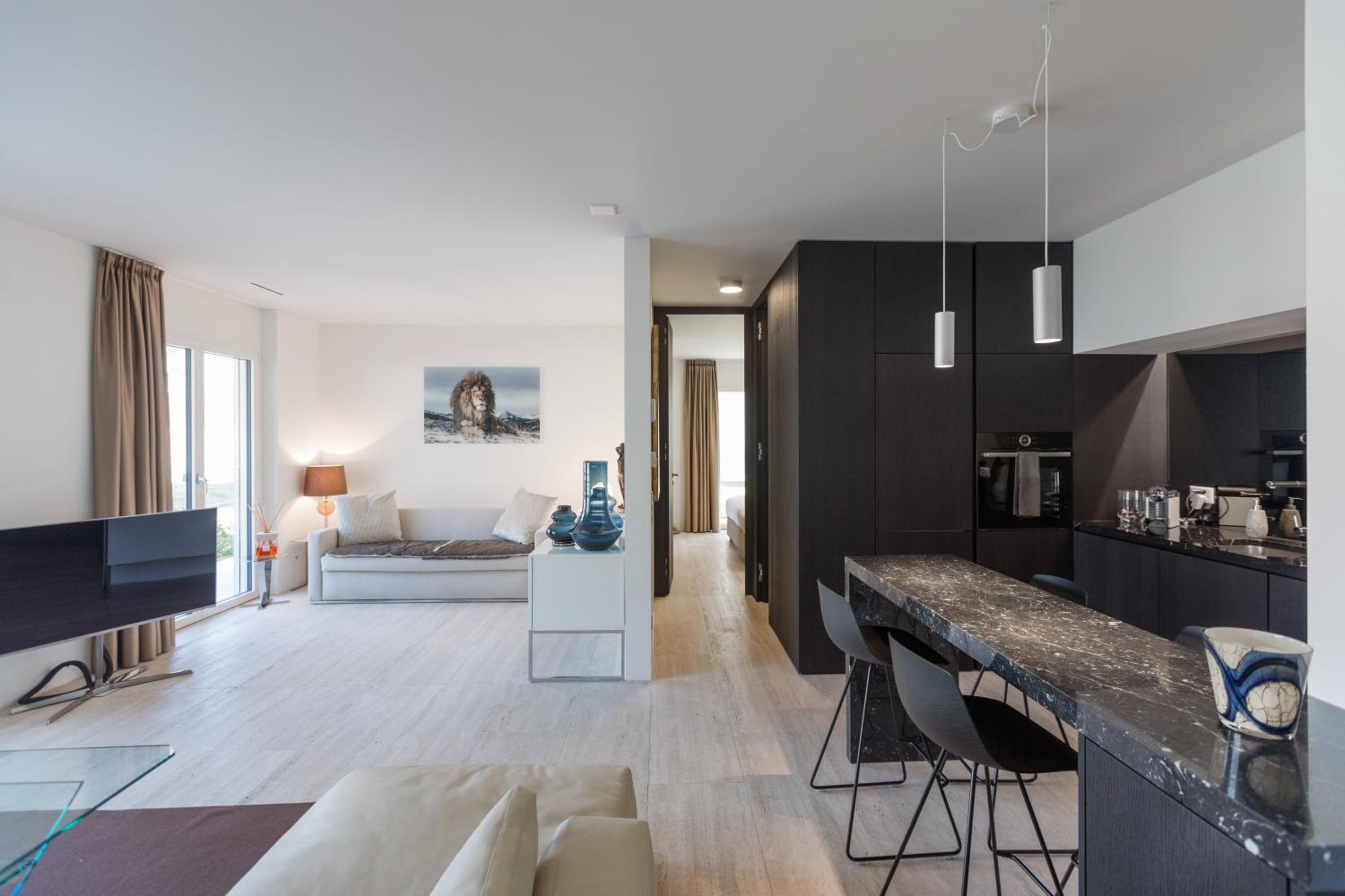 One-Bedroom Apartment with Terrace and Spa Access photo 1