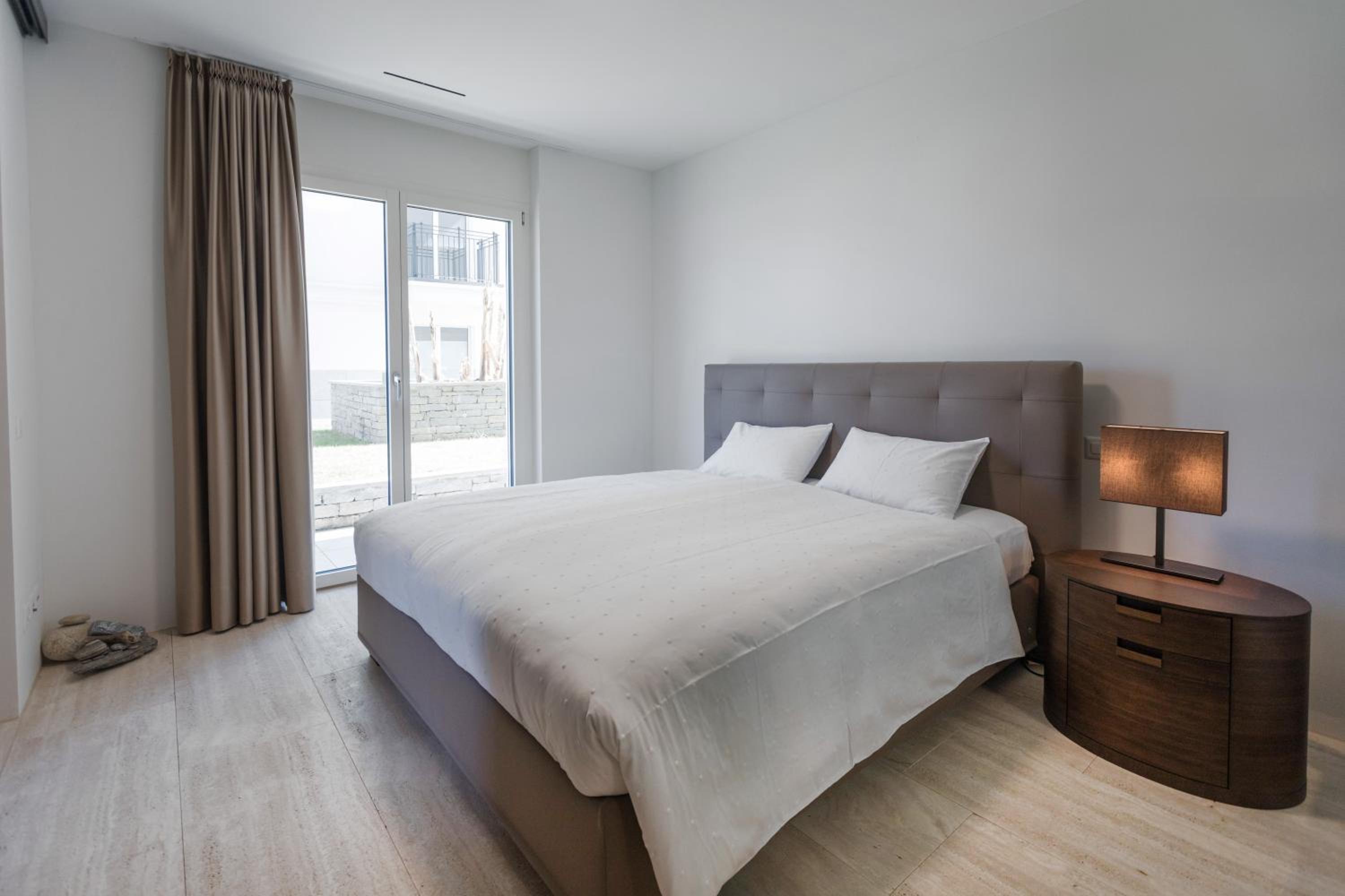 One-Bedroom Apartment with Terrace and Spa Access photo 3