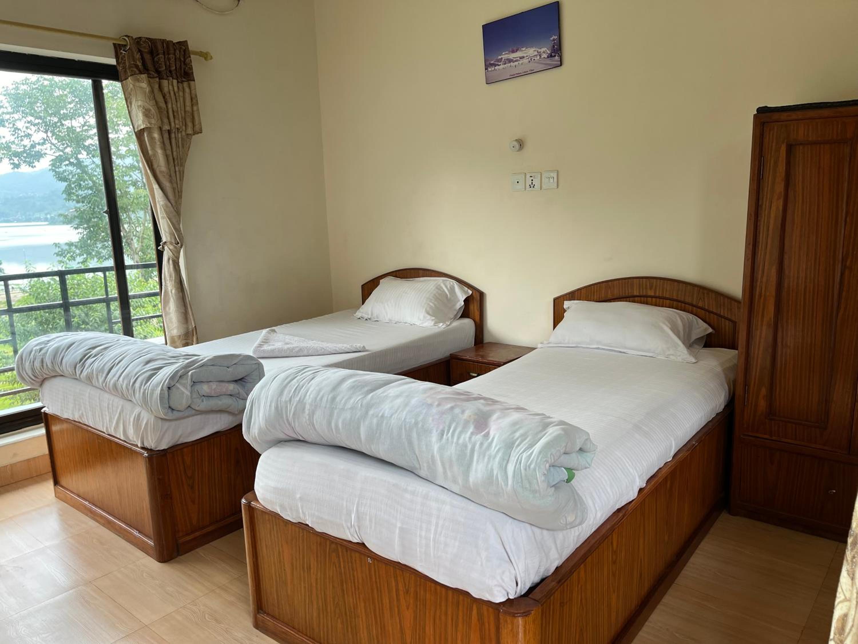 Double or Twin Room with Lake View