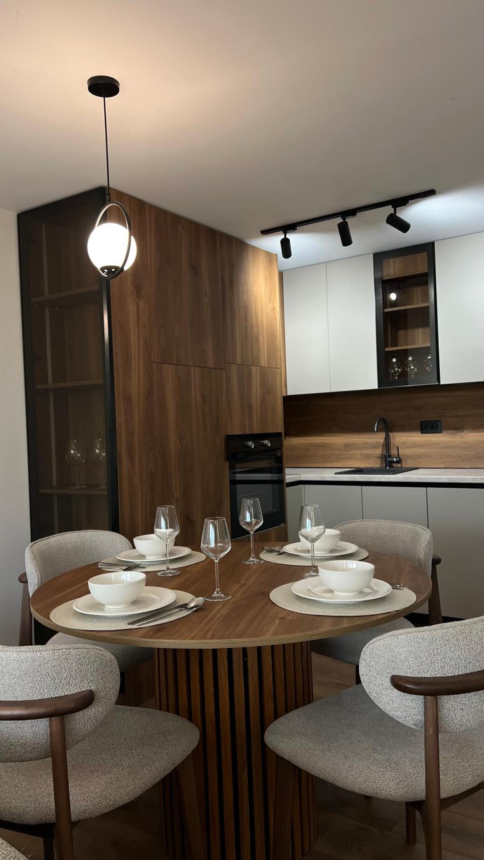 Two-Bedroom Apartment with View photo 3