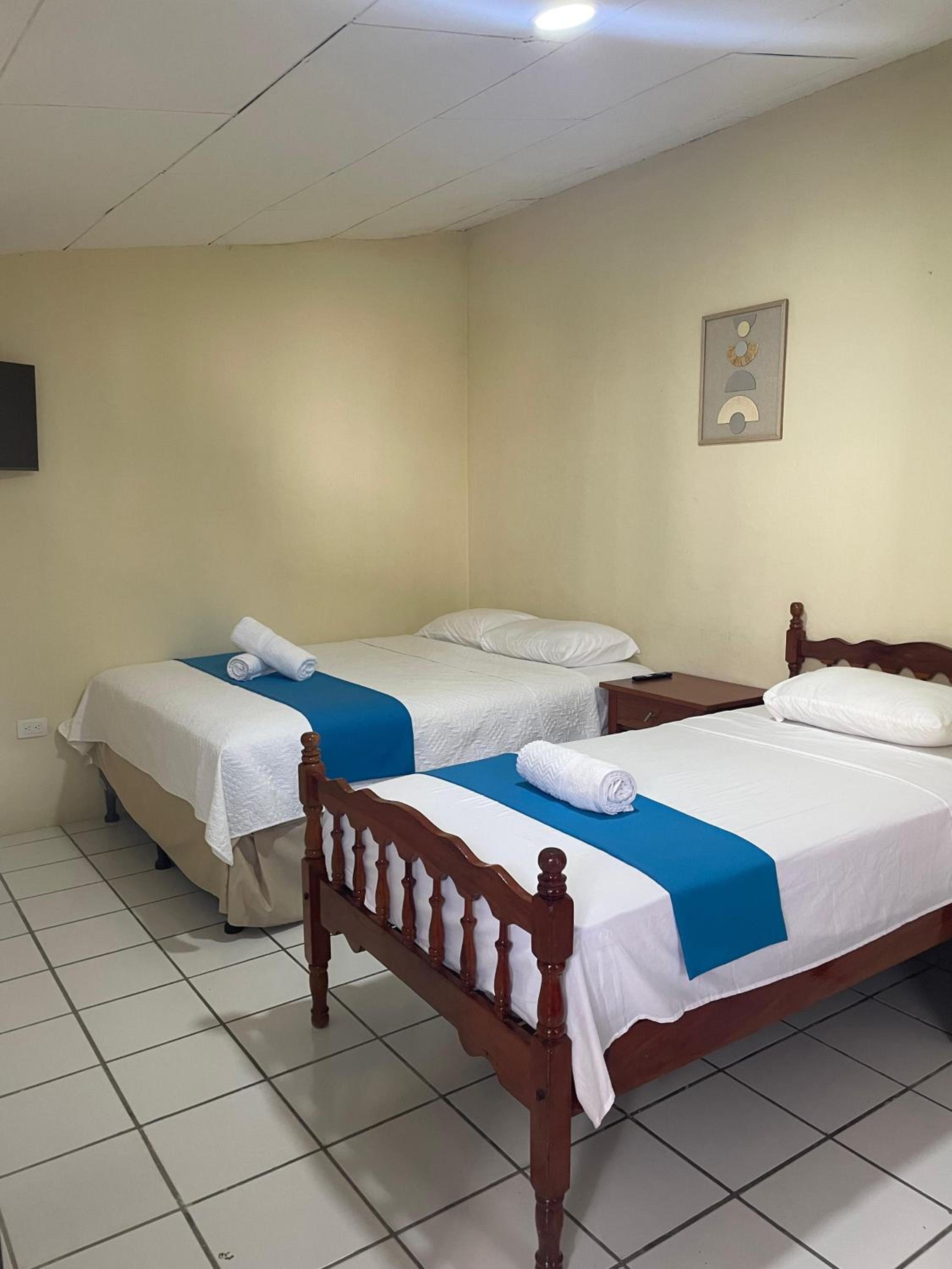Double Room with Private Bathroom photo 3