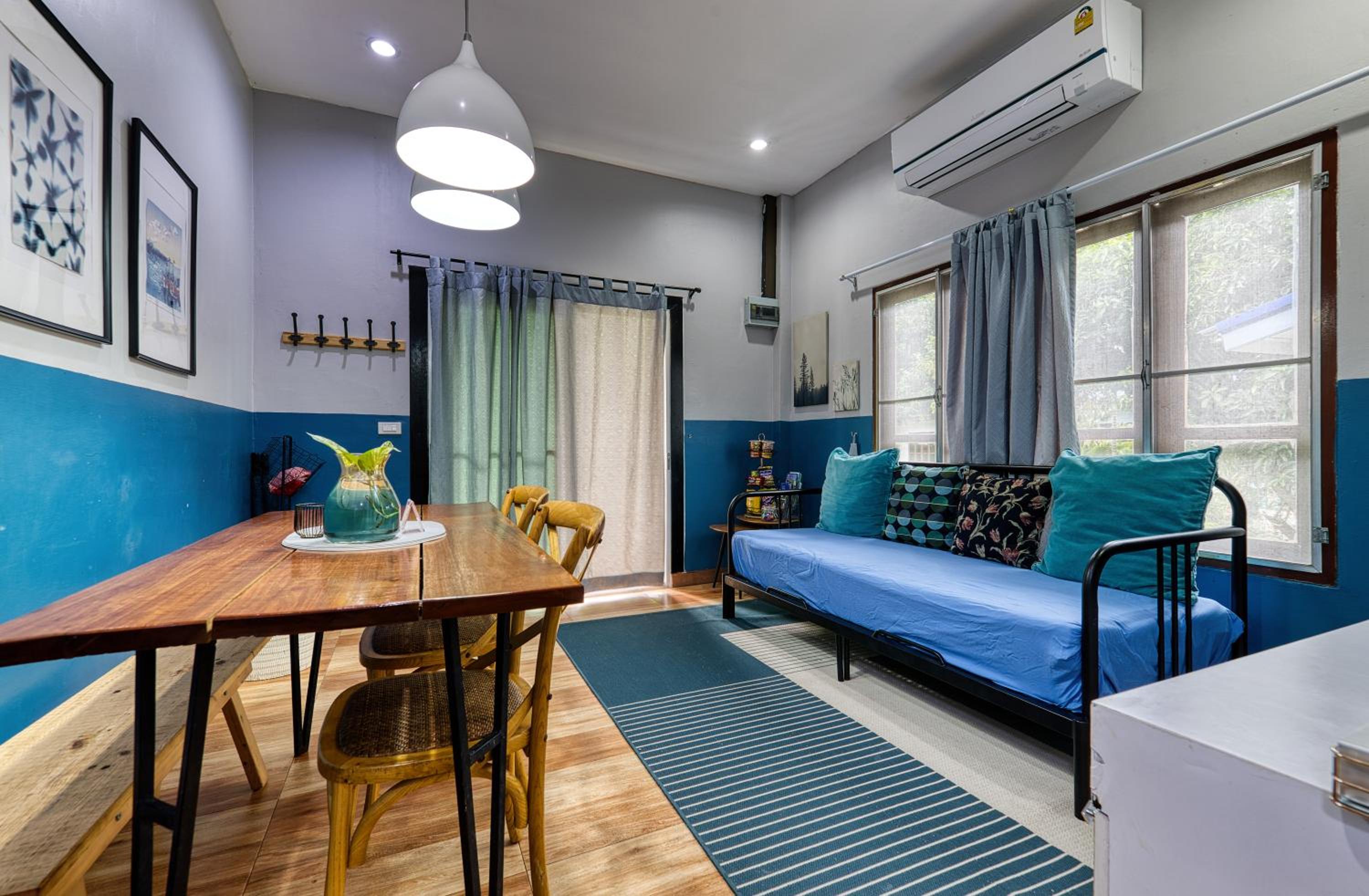 Two-Bedroom House - Photo 11