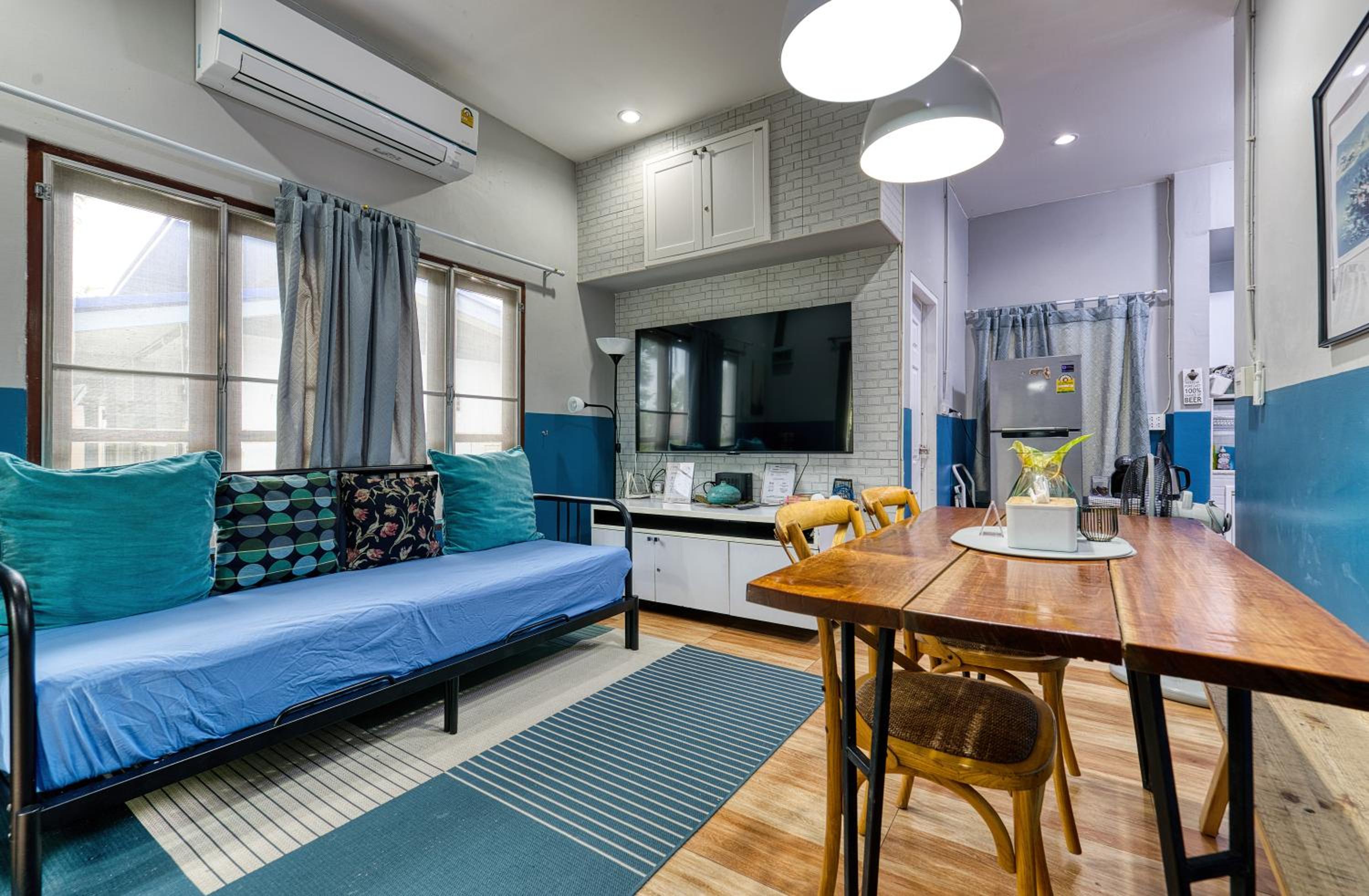 Two-Bedroom House - Photo 6