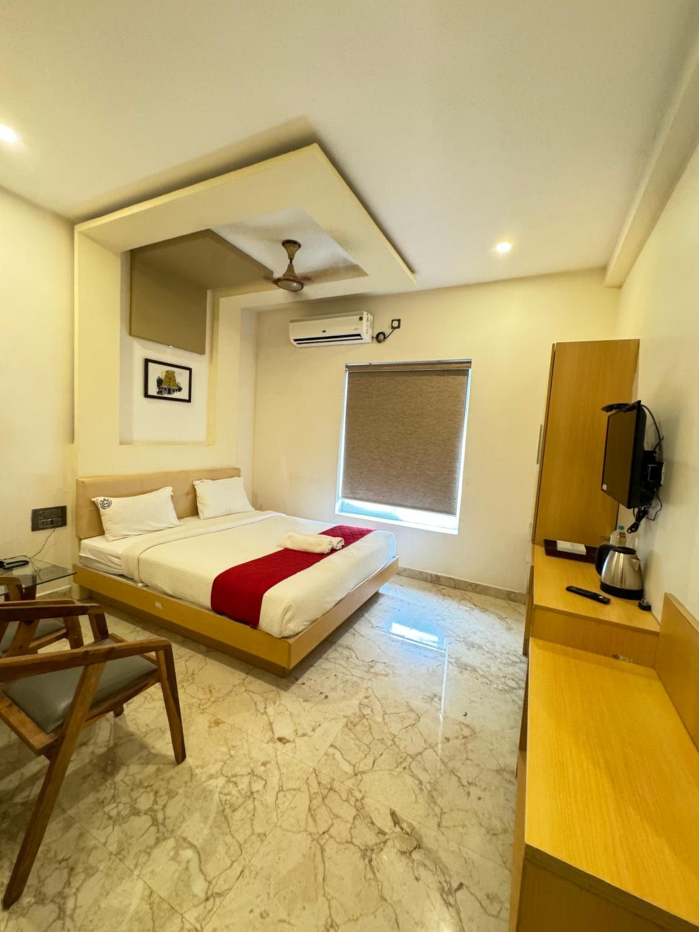 Deluxe Double Room (2 Adults + 1 Child)