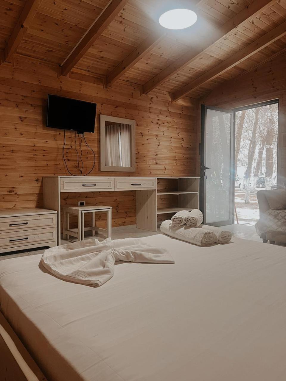 Budget Double Room photo 2