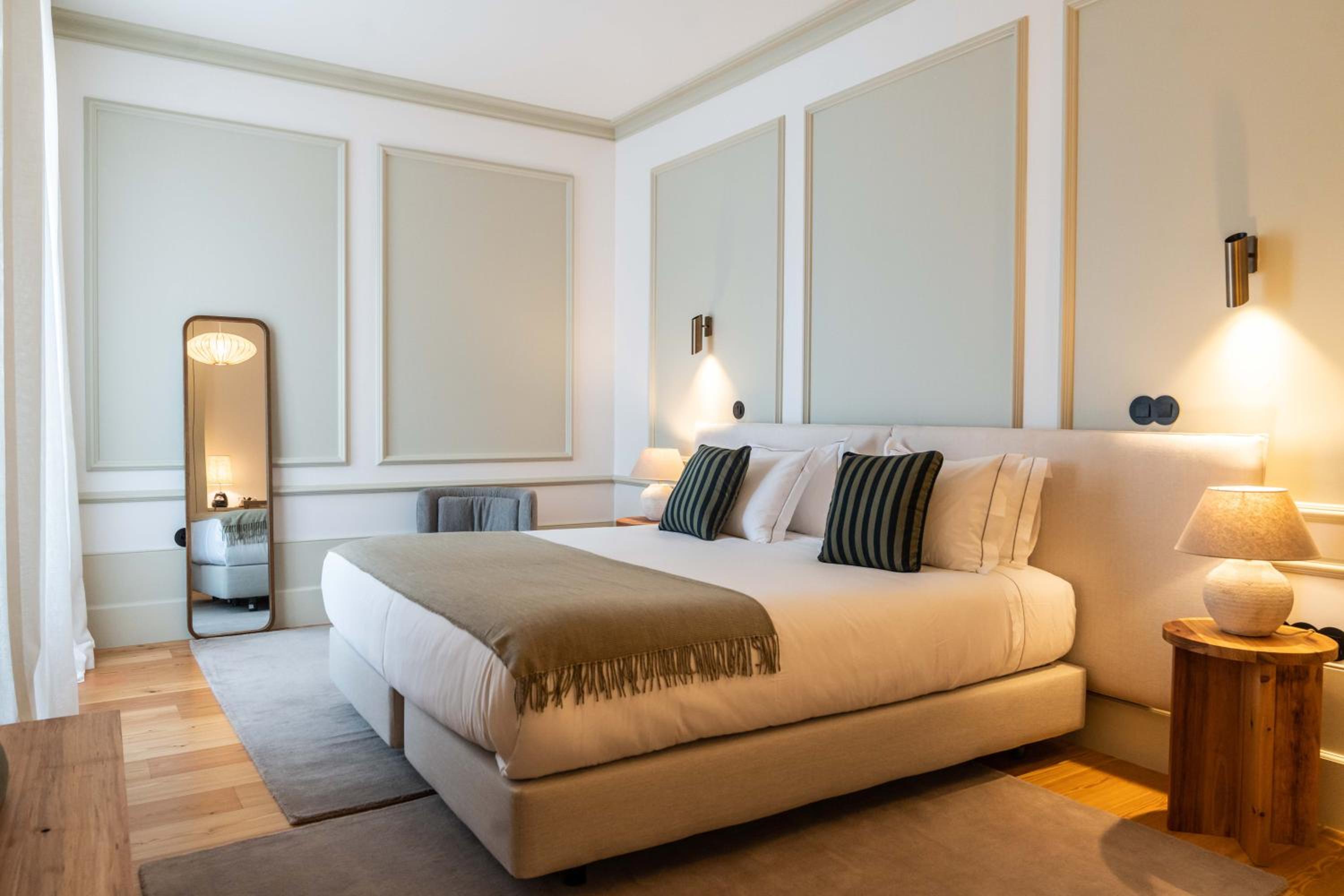 Deluxe Double or Twin Room with Pool View