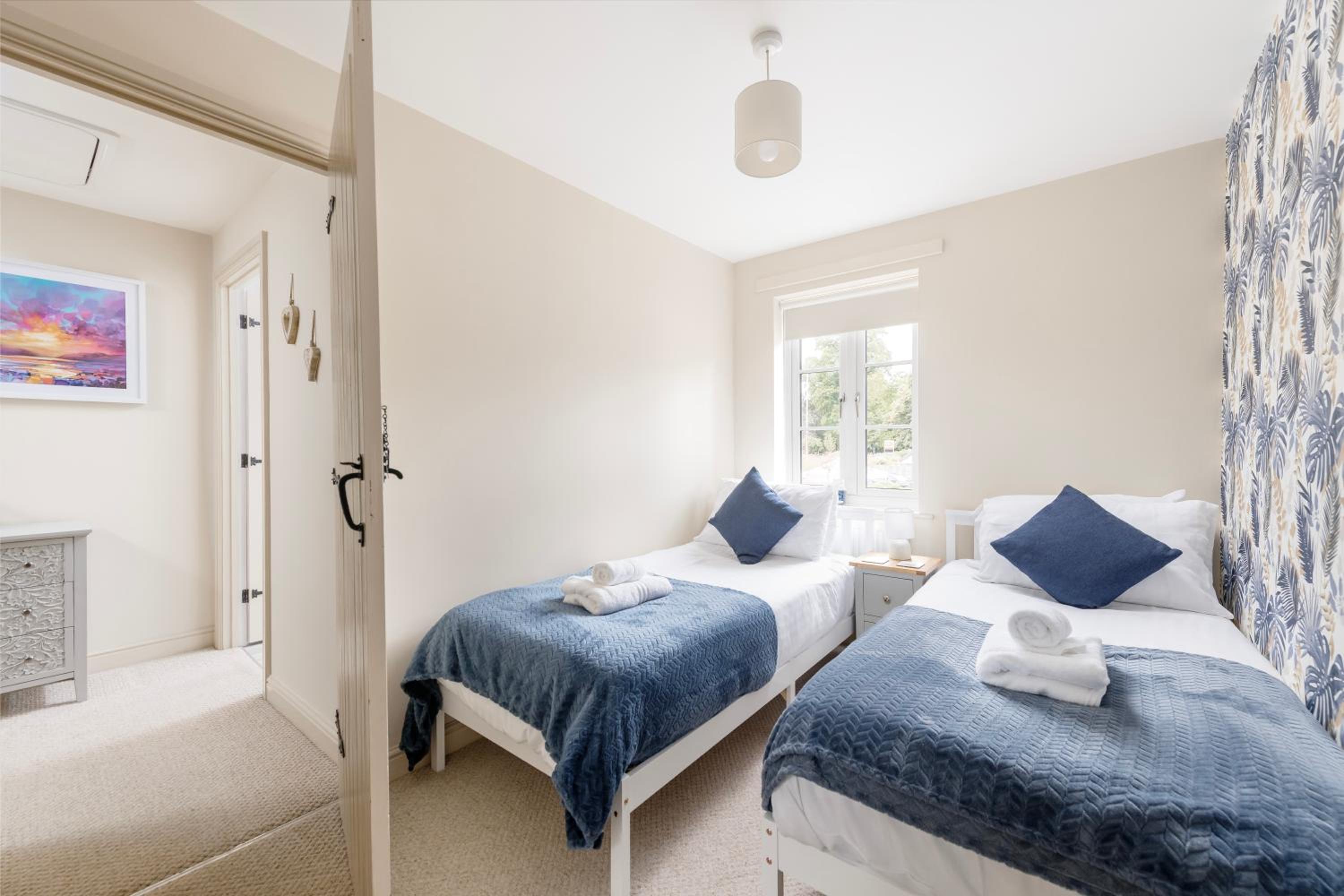 Two-Bedroom House photo 2