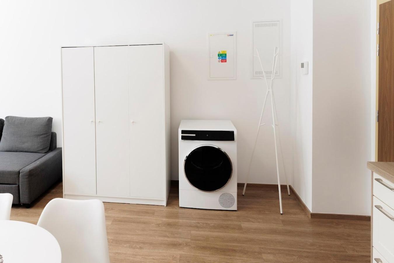 One-Bedroom Apartment - Photo 15