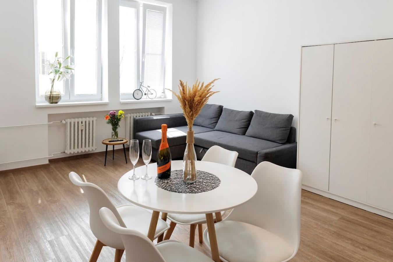 One-Bedroom Apartment - Photo 25