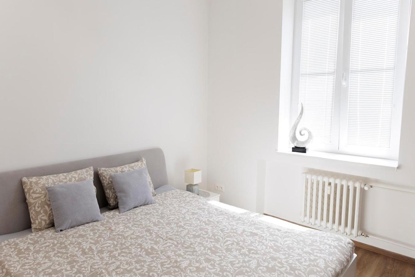 One-Bedroom Apartment - Photo 32