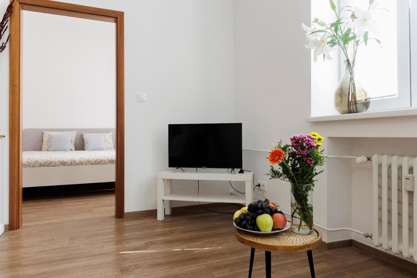 One-Bedroom Apartment - Photo 33