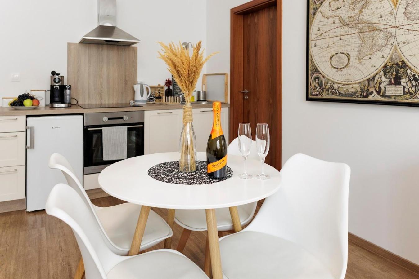 One-Bedroom Apartment - Photo 36