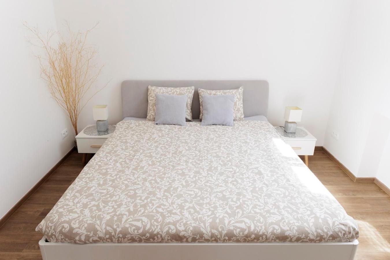 One-Bedroom Apartment - Photo 38