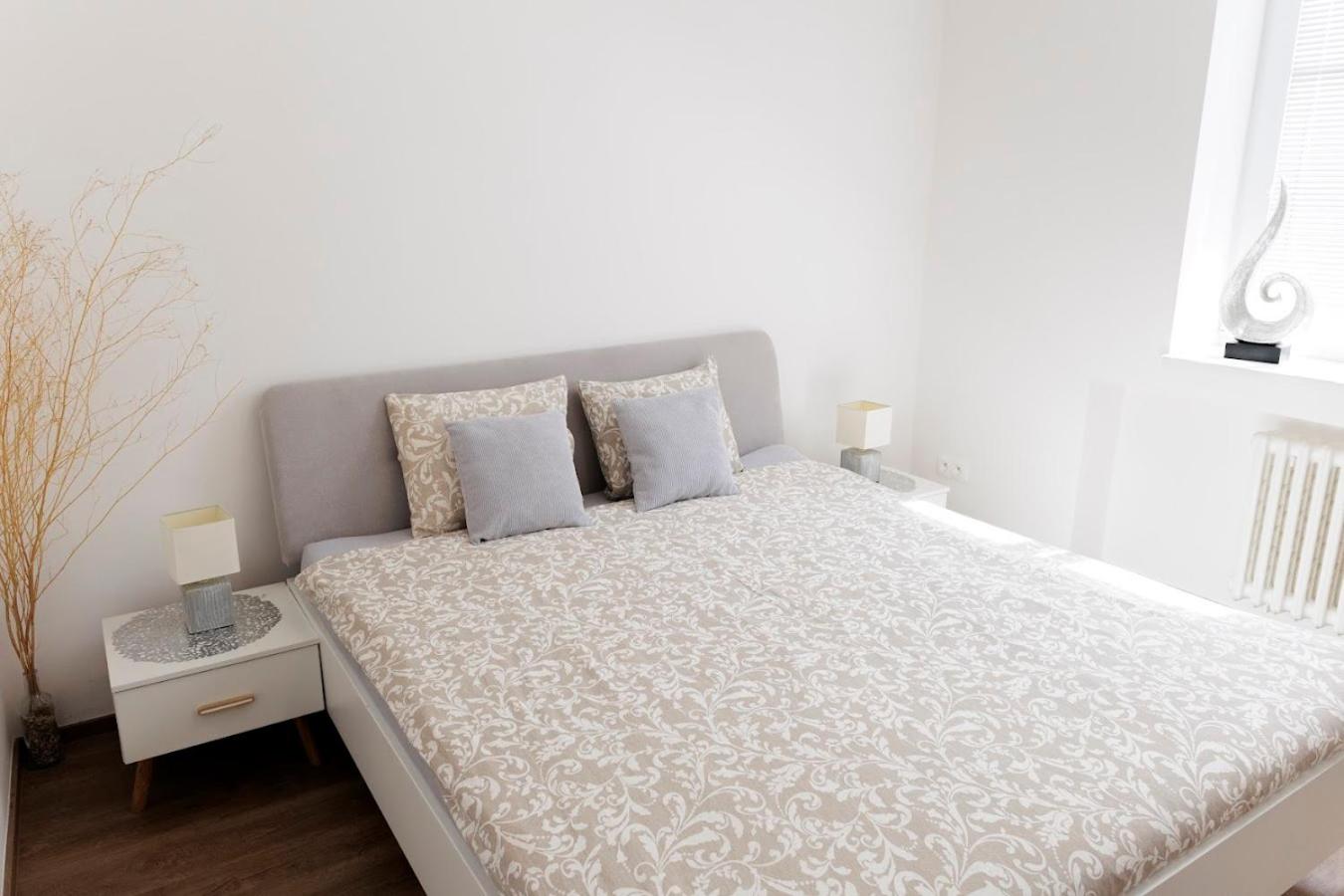 One-Bedroom Apartment - Photo 40