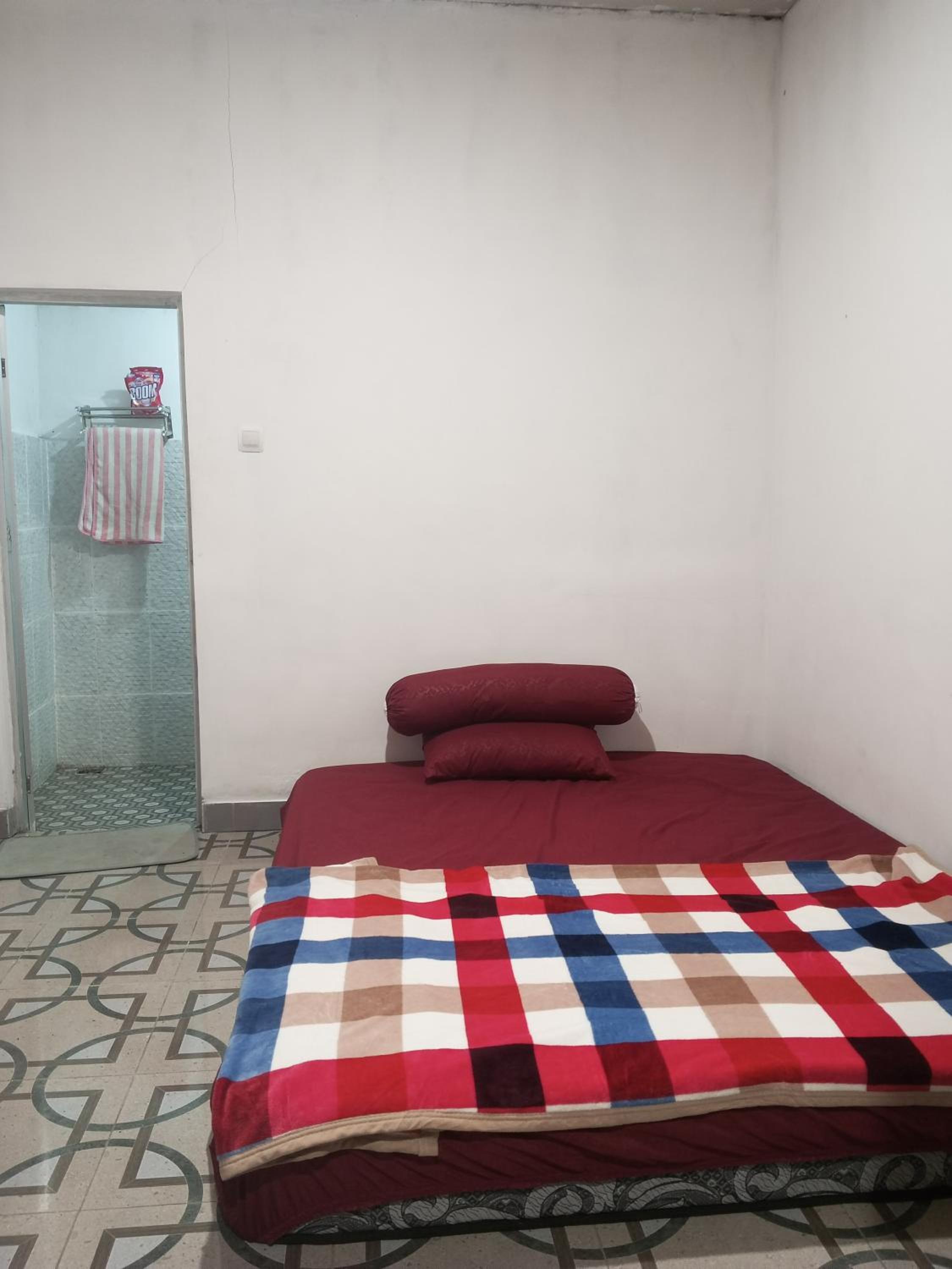 Twin Room with Private Bathroom photo 1
