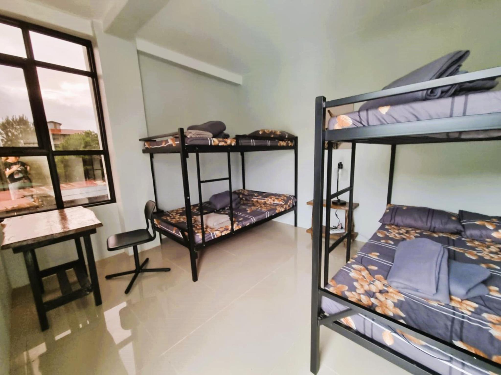 Two-Bedroom Deluxe Apartment - Photo 5