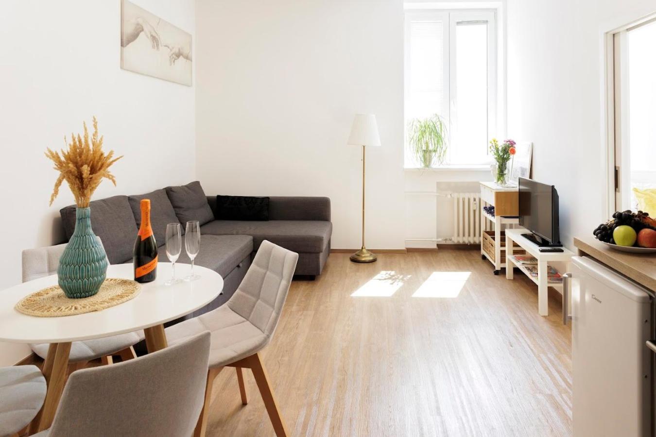 One-Bedroom Apartment - Photo 21
