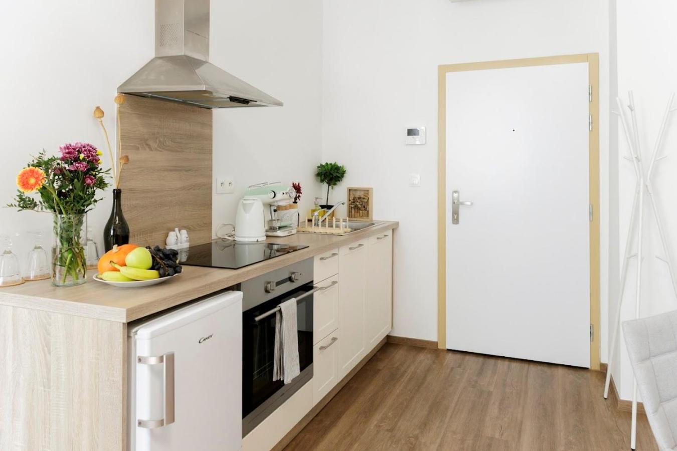 One-Bedroom Apartment - Photo 39
