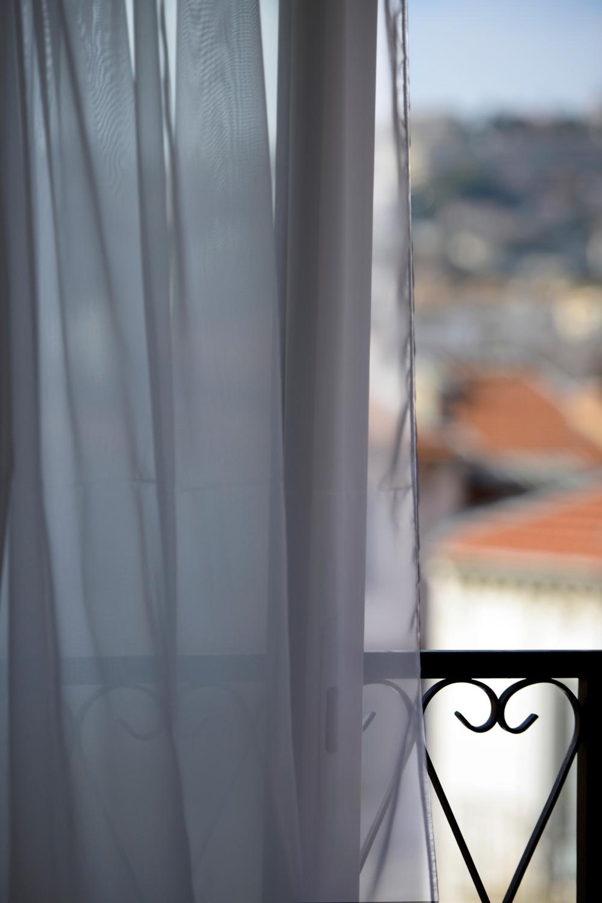Small Single Room (1 Adult)