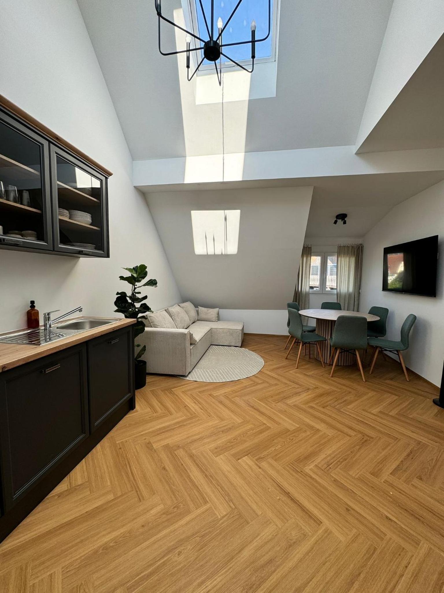 Two-Bedroom Deluxe Apartment with Balcony photo 1
