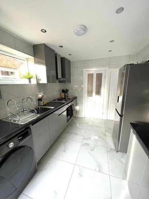 Three-Bedroom House photo 2