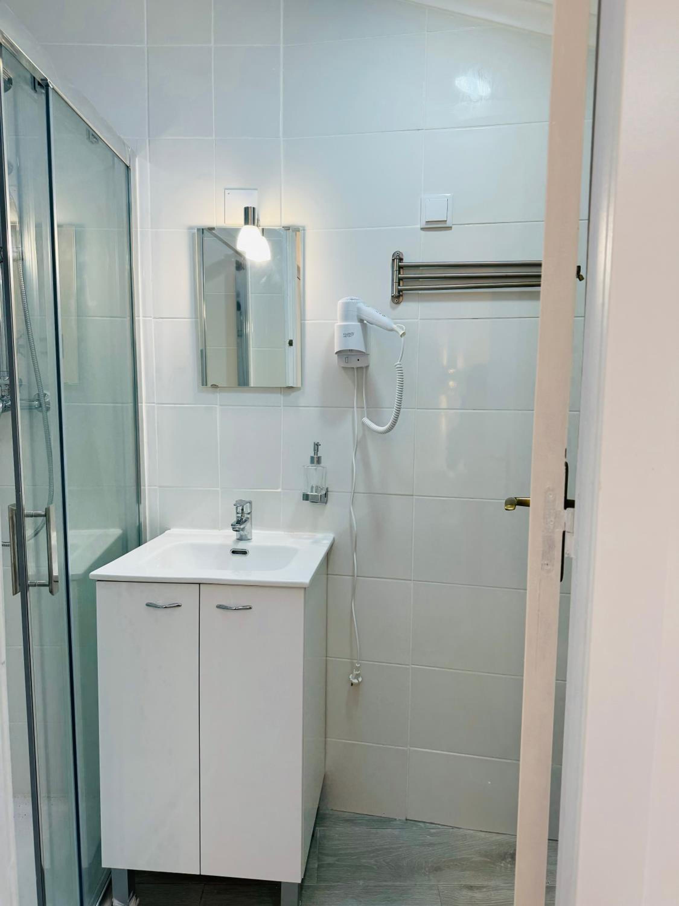 Triple Room with Private Bathroom photo 3