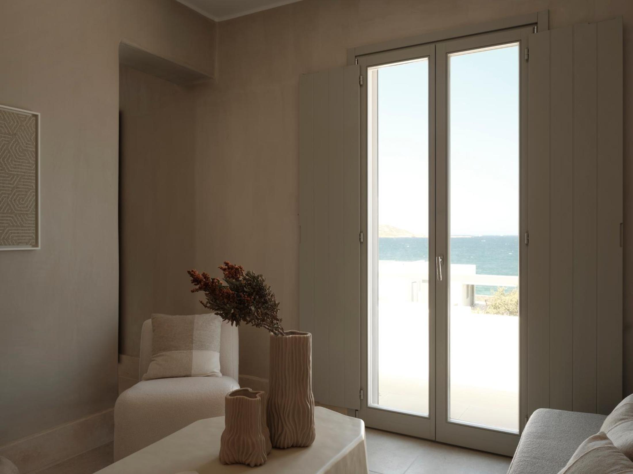 Deluxe Suite with Sea View photo 2