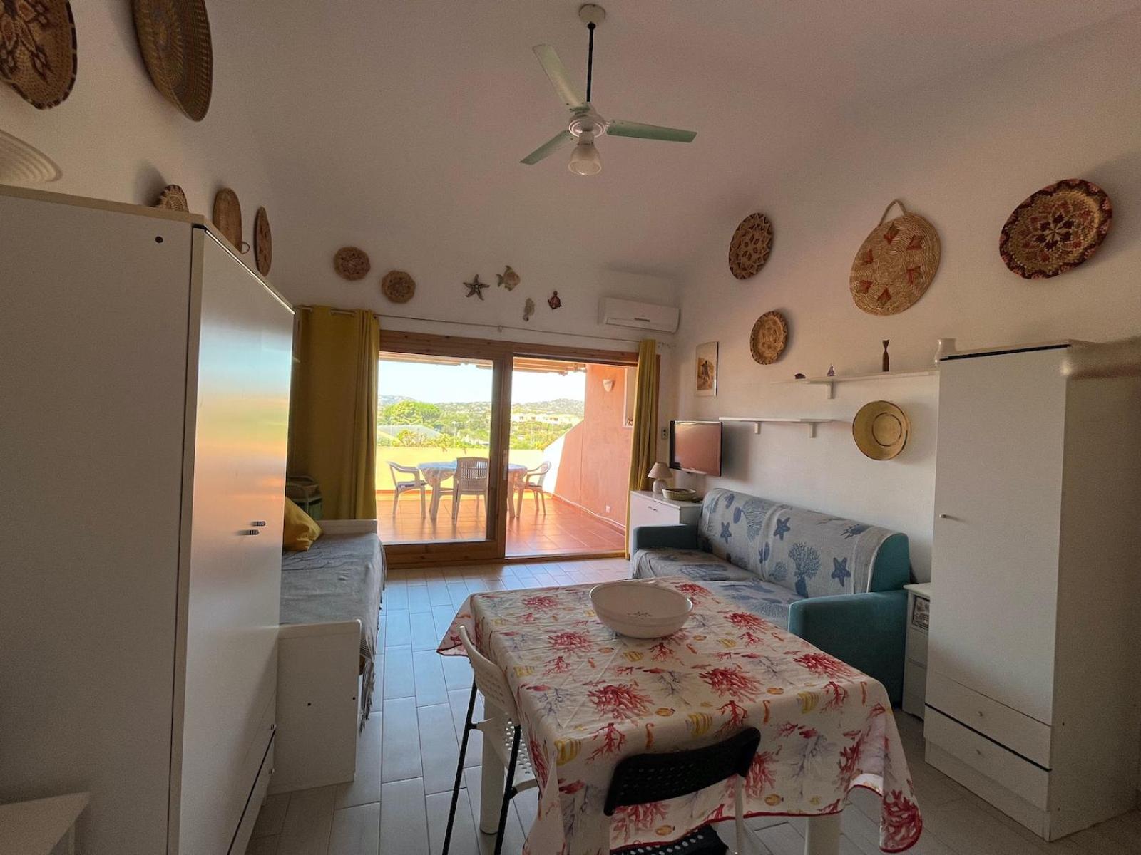Deluxe One-Bedroom Apartment with Ocean View