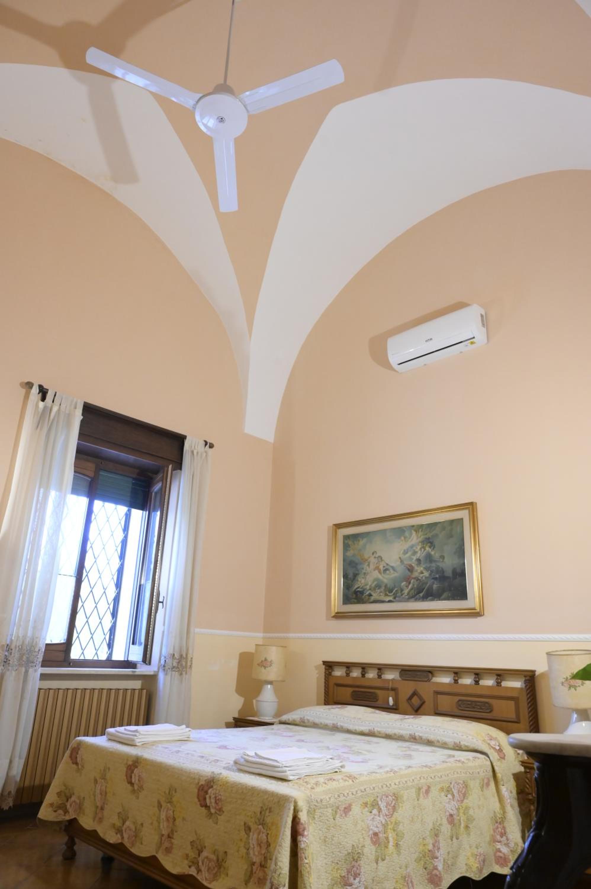 Double Room with Private Bathroom photo 2